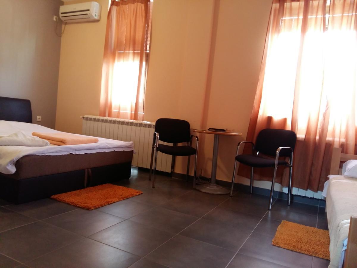 Bela Ruža Hotel Beograd Bagian luar foto